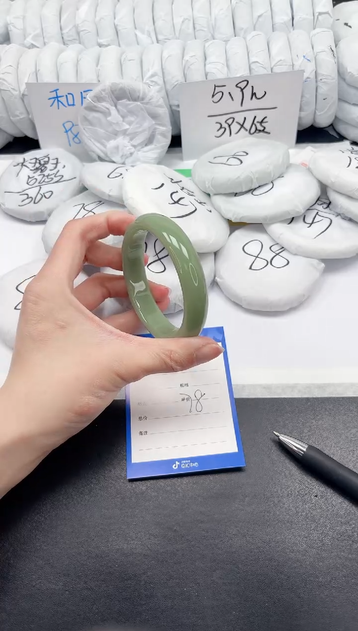 【闪购商品】石英质玉未镶嵌手镯258-61.1