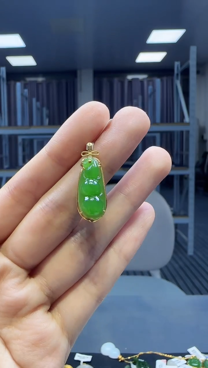 和田玉18K金镶嵌挂件1