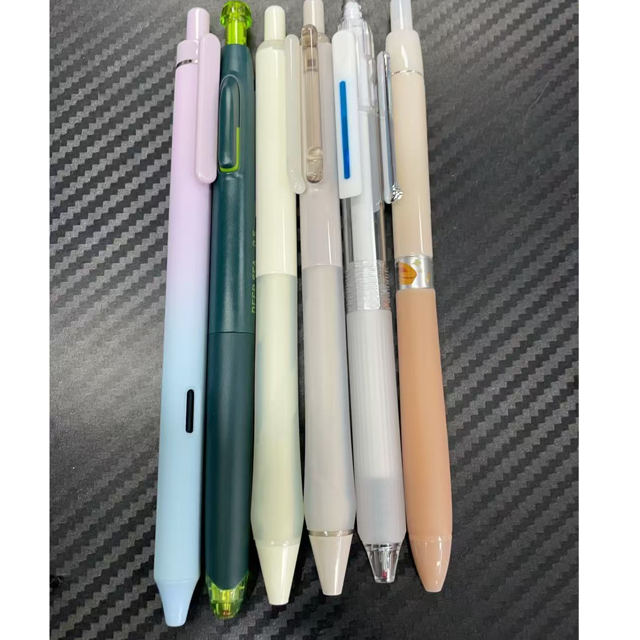 发点石组合，到手6支黑墨笔