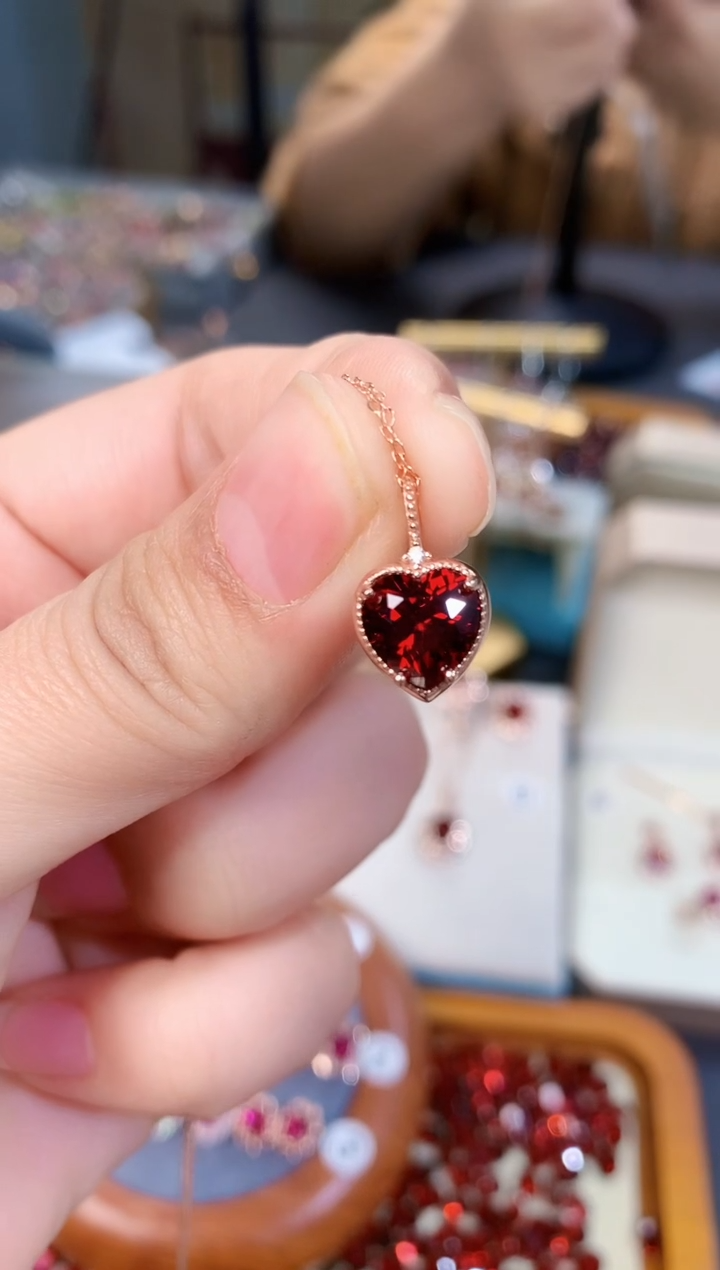 【闪购商品】石榴石吊坠银S925镶嵌天然