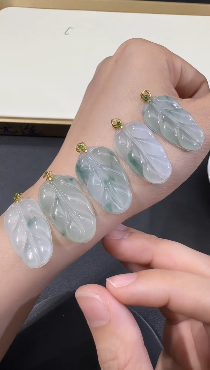 【闪购商品】翡翠18K金镶嵌颈饰H0316-S1333-114多样性一件