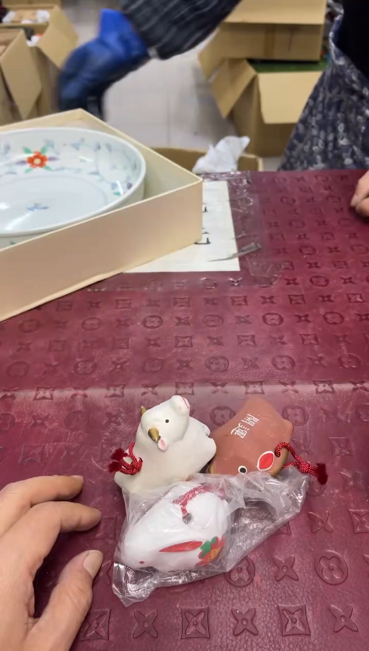 晓*寒默认微瑕，no退no换，介意勿拍