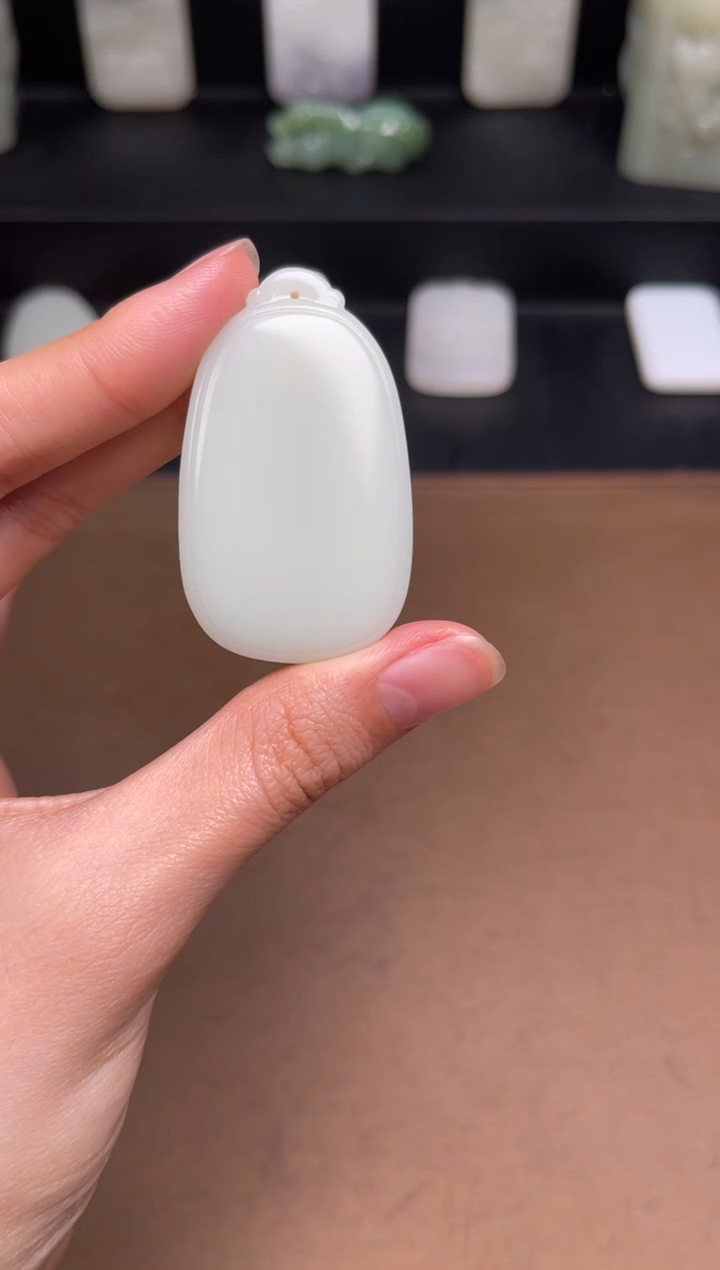 【闪购商品】和田玉未镶嵌颈饰46 带点