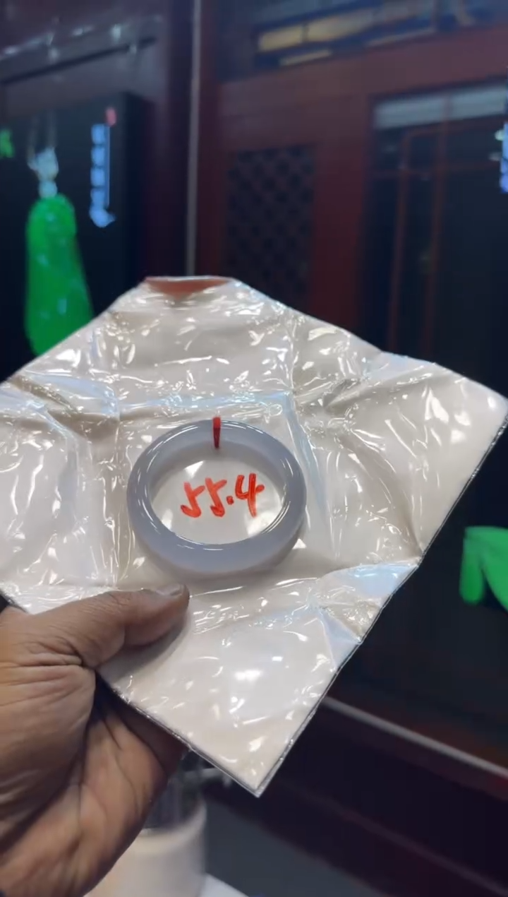 未镶嵌手镯翡翠手镯