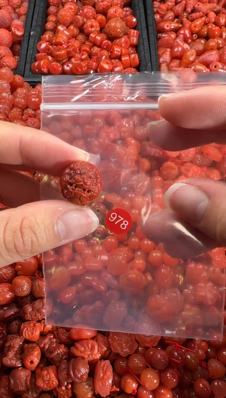 【闪购商品】南红玛瑙颈饰未镶嵌1