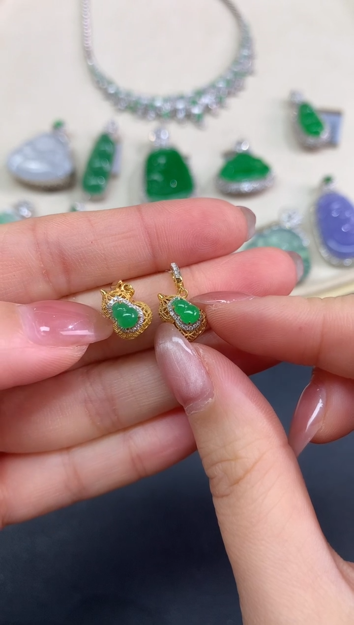 18K金镶嵌翡翠耳饰A109|多样性发其一|2980