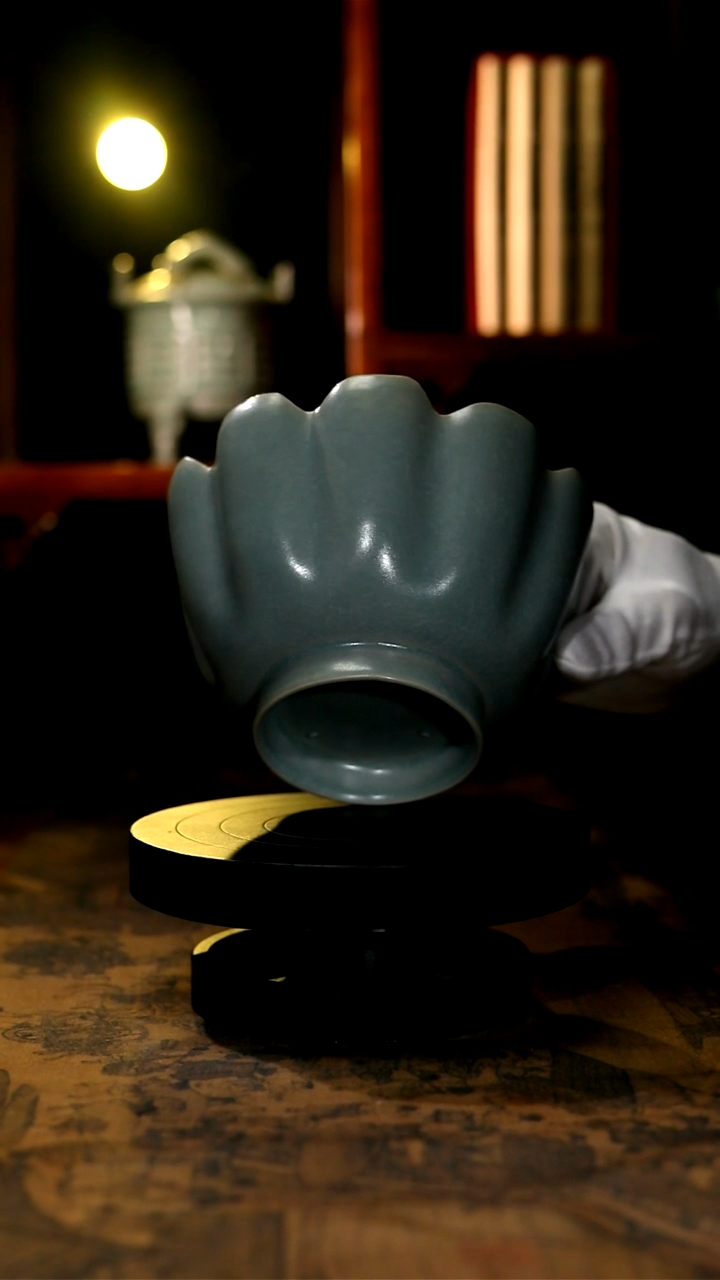 【闪购商品】碗复烧收藏级天青釉莲花碗