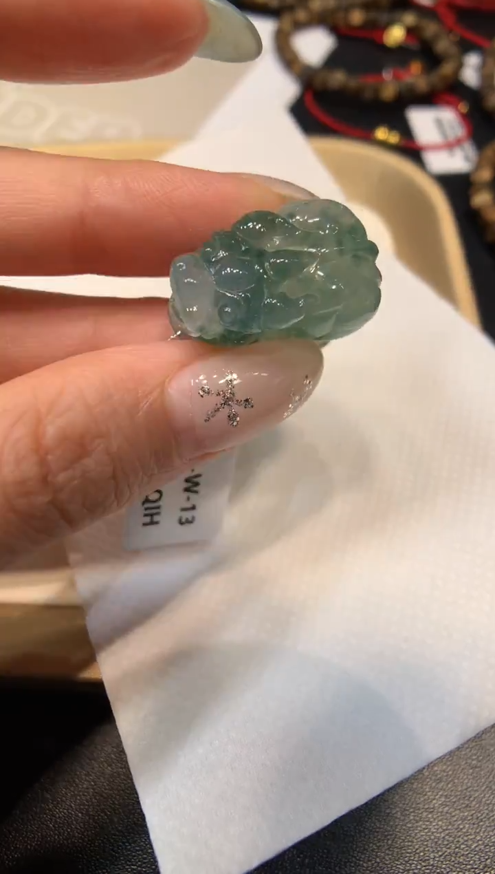 颈饰未镶嵌翡翠貔貅