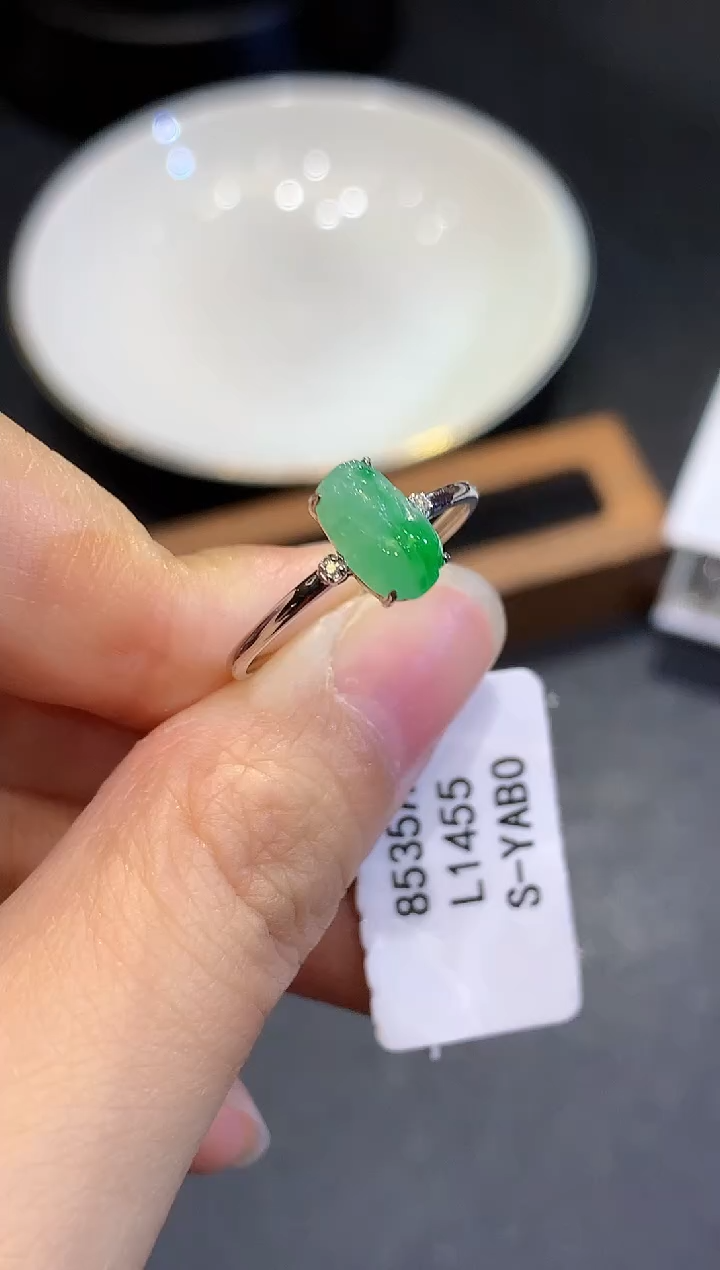 翡翠戒指18K金镶嵌L1455多样性发其一
