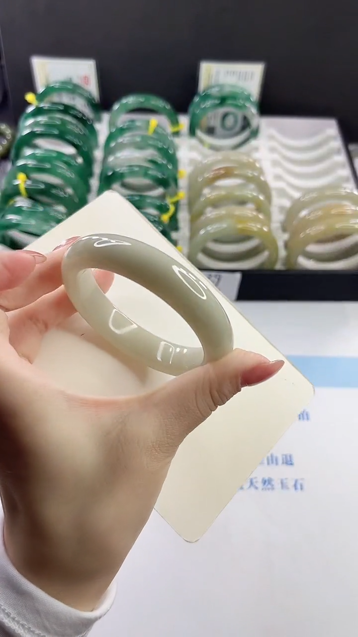 未镶嵌手镯石英质玉多样性发货L53