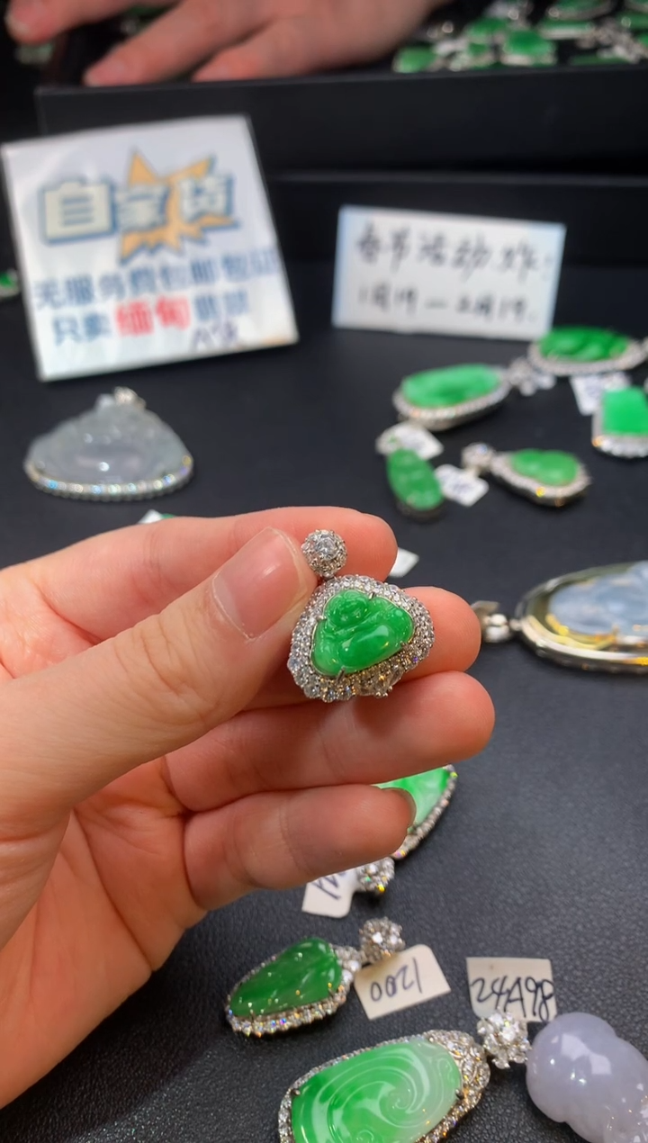 【闪购商品】翡翠颈饰银S925镶嵌翡翠