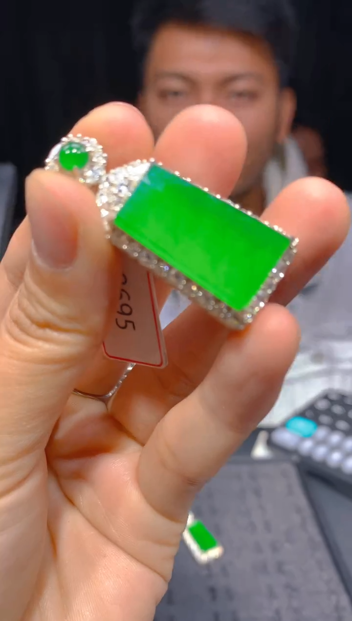 【闪购商品】定制翡翠未镶嵌106多样性发货（发其一）