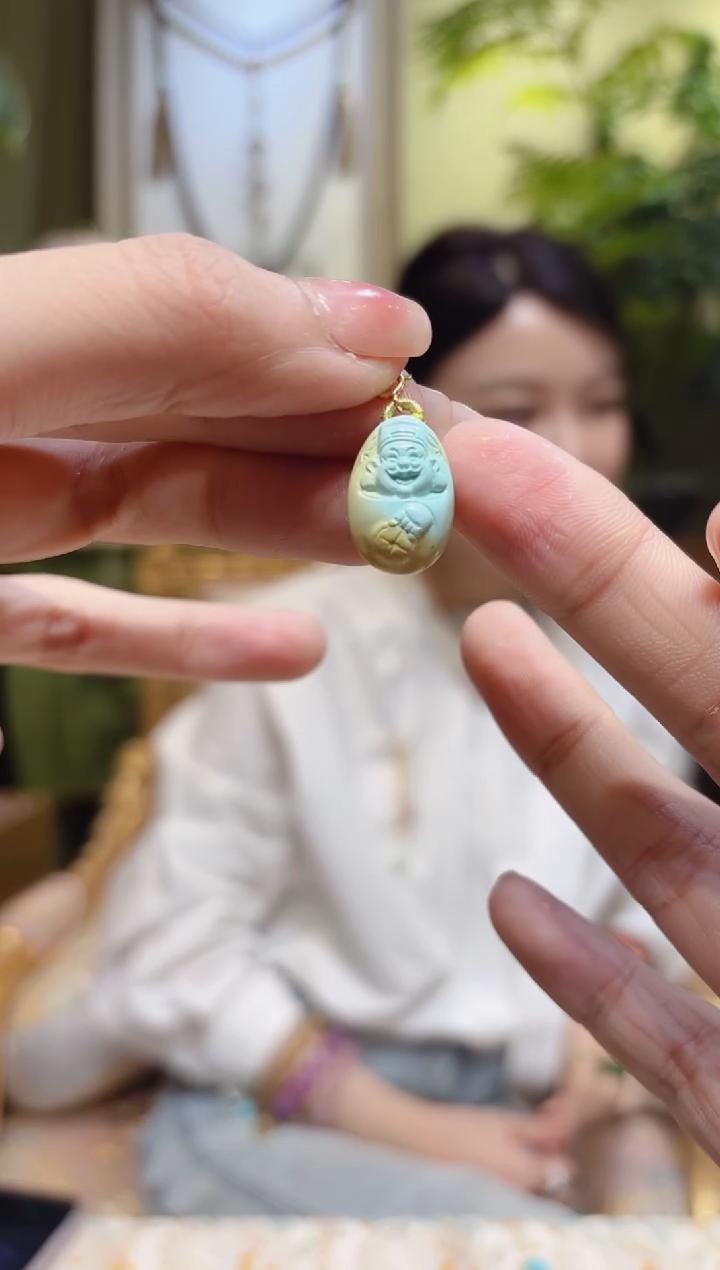 【闪购商品】绿松石挂件18K金镶嵌菜籽色财神绿松挂件A