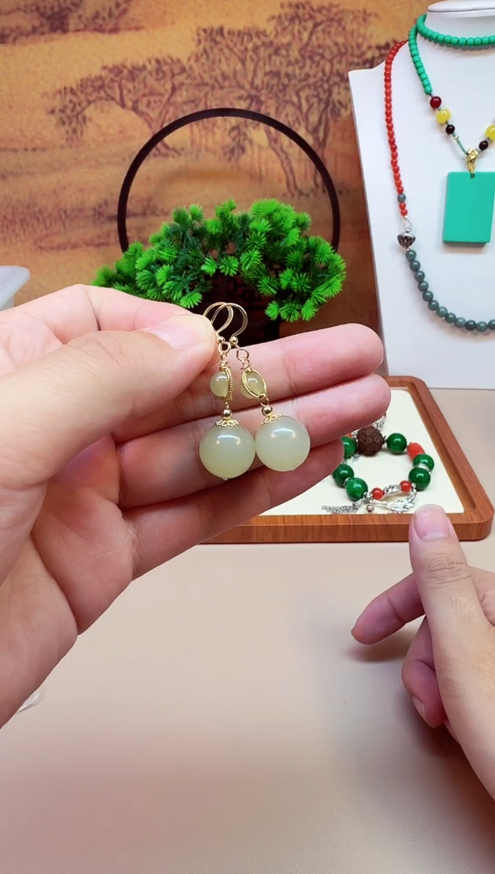 和田玉14K金镶嵌耳饰EEE