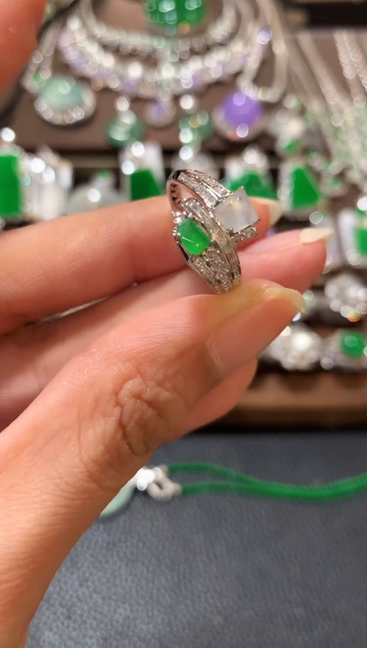 18K金镶嵌戒指翡翠m143多样性一件发货