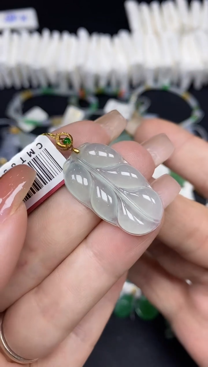 吊坠(不含链)18K金镶嵌翡翠叶子18K金扣镶嵌@@CMT853-1