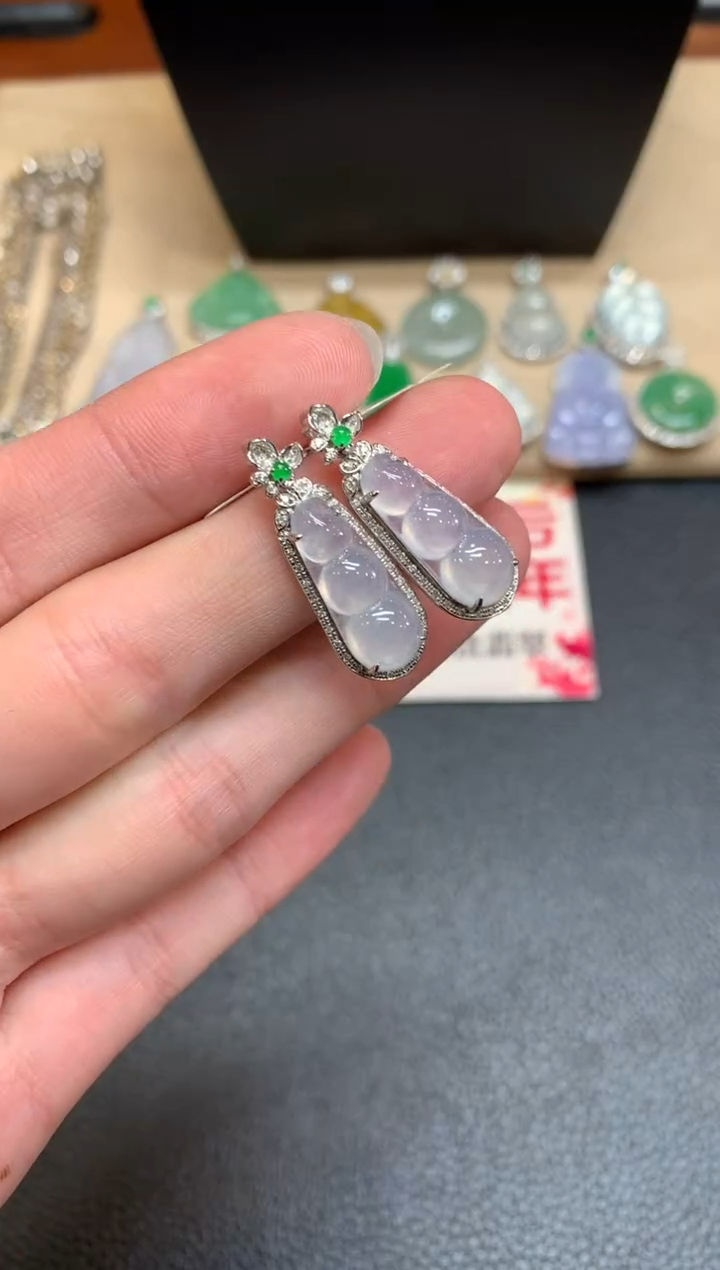 【闪购商品】翡翠颈饰18K金镶嵌福豆【无服务费】【多样性发其一】