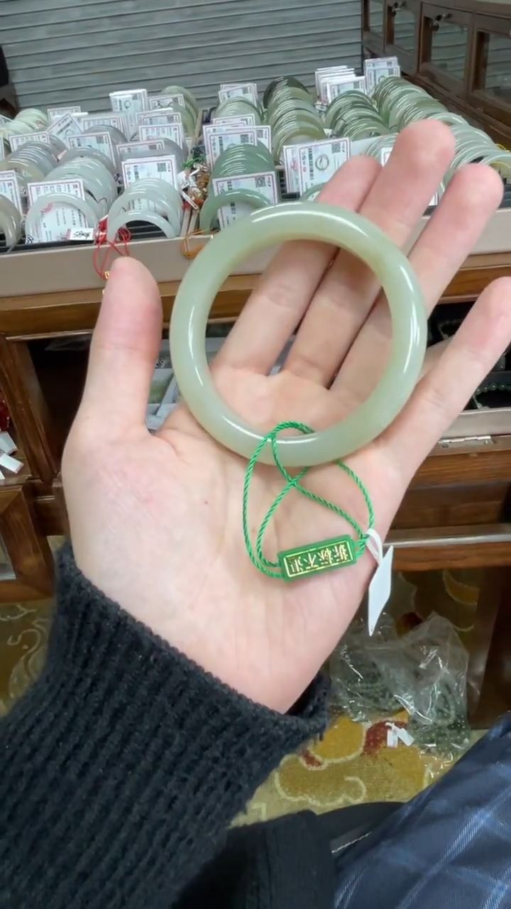 未镶嵌手镯和田玉54