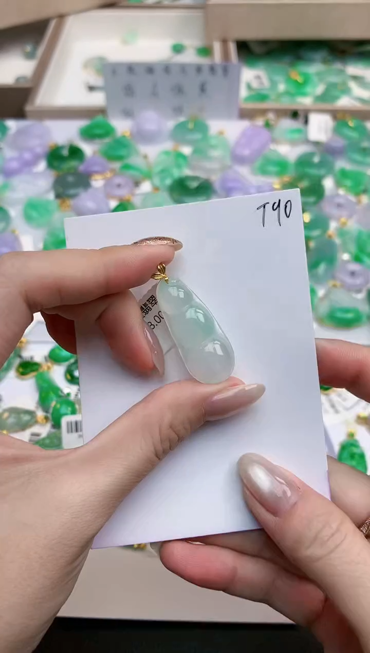 颈饰18K金镶嵌翡翠天然缅甸A货翡翠