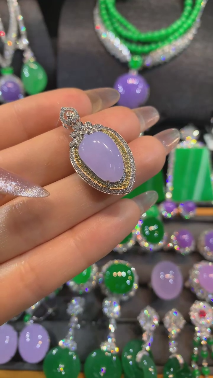 【闪购商品】翡翠吊坠(不含链)18K金镶嵌吊坠