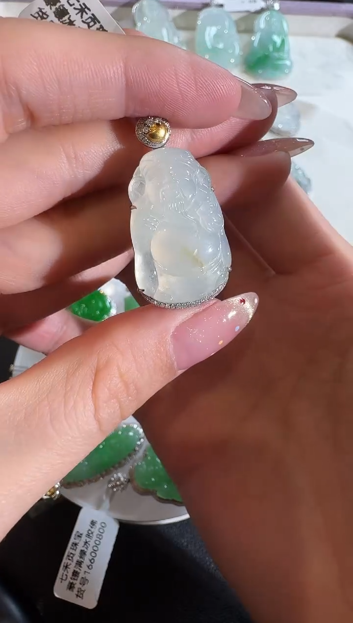 【闪购商品】翡翠吊坠(不含链)18K金镶嵌【源头工厂】钻石镶嵌