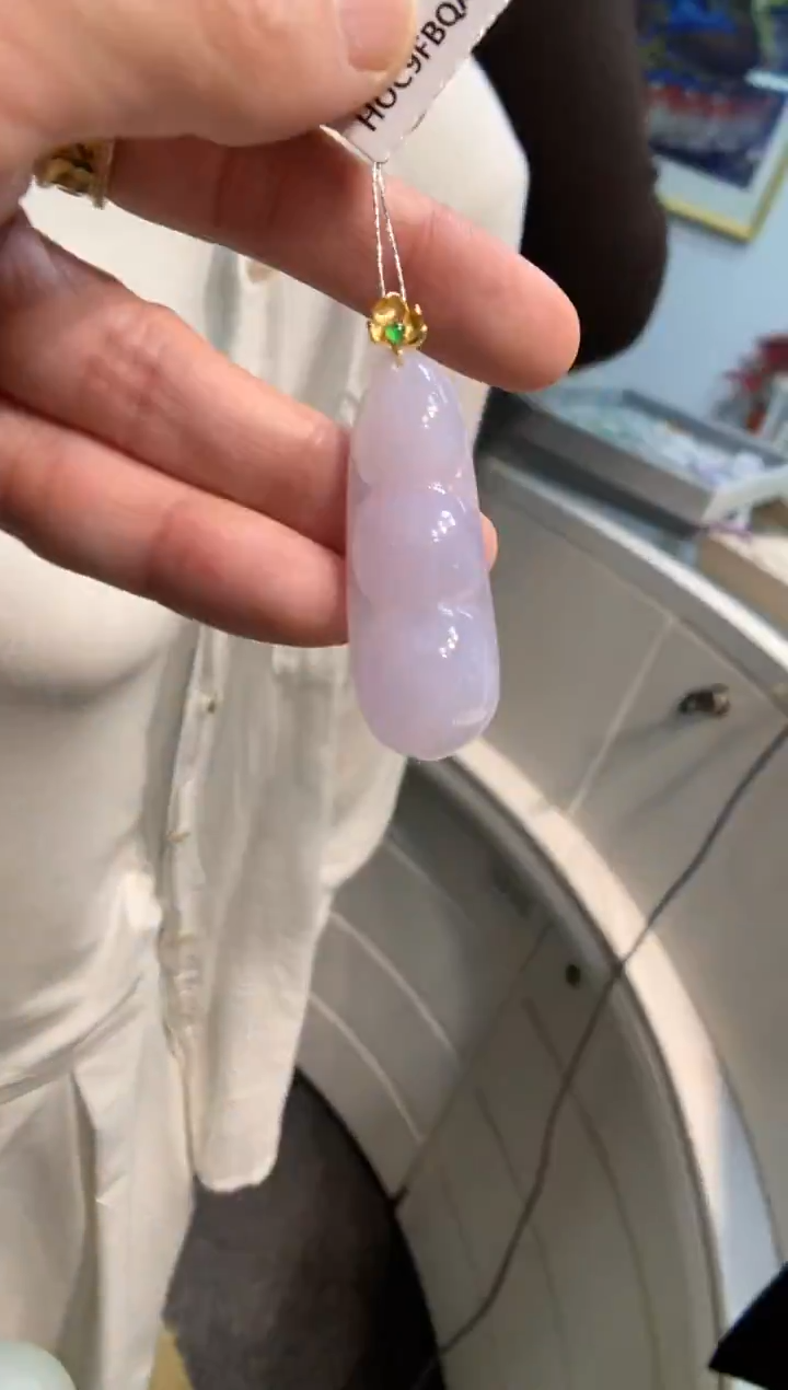 颈饰18K金镶嵌翡翠豆子