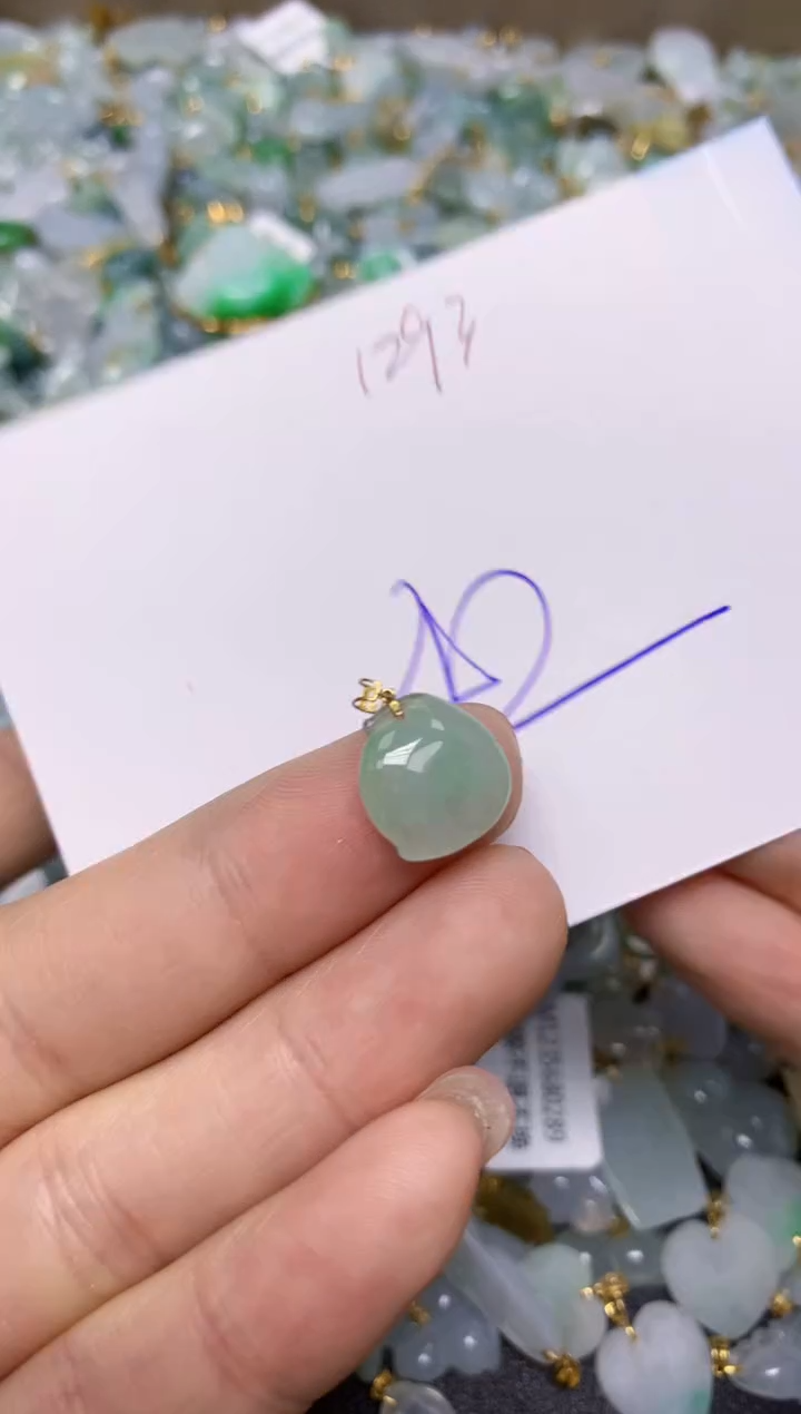 【闪购商品】翡翠挂件18K金镶嵌 天然翡翠A货