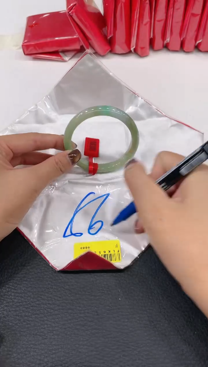 【闪购商品】翡翠手镯未镶嵌手镯