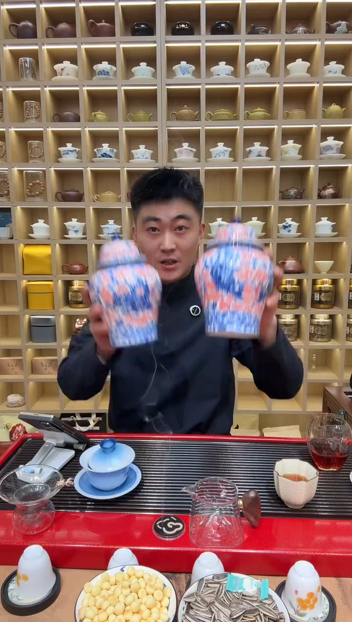 龙凤满绘将军罐一对主播推荐