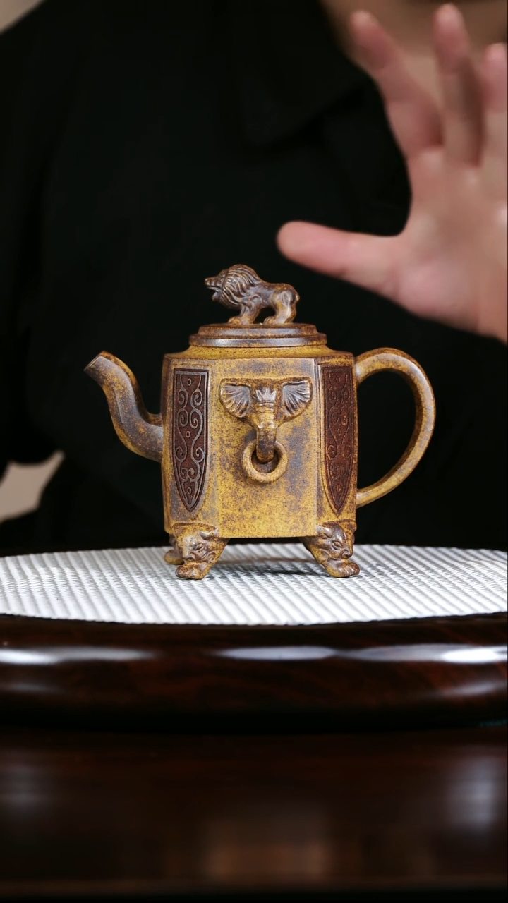 茶壶紫砂威震八方 