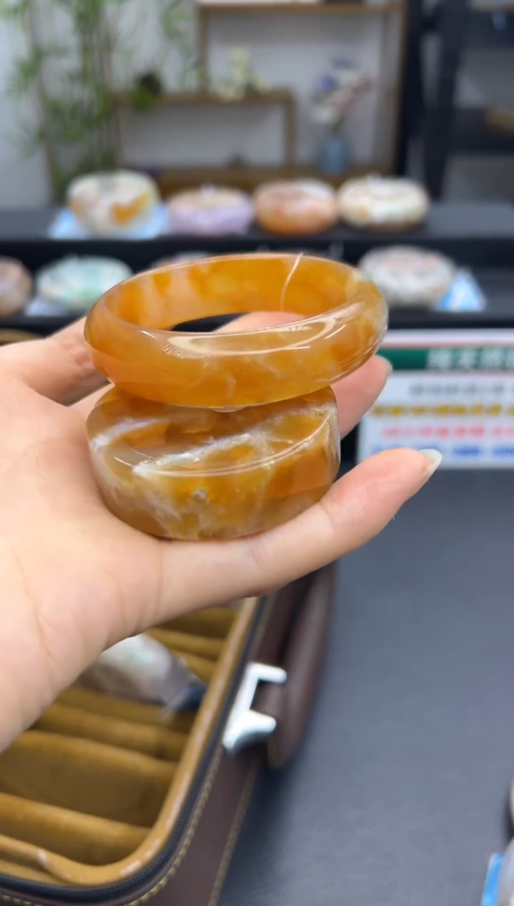 【闪购商品】石英质玉手镯未镶嵌A1328(53圈赠送镯心)