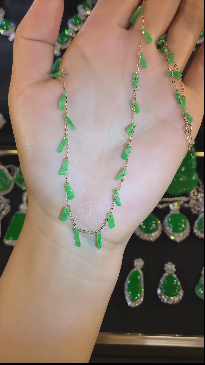 【闪购商品】翡翠颈饰18K金镶嵌项链