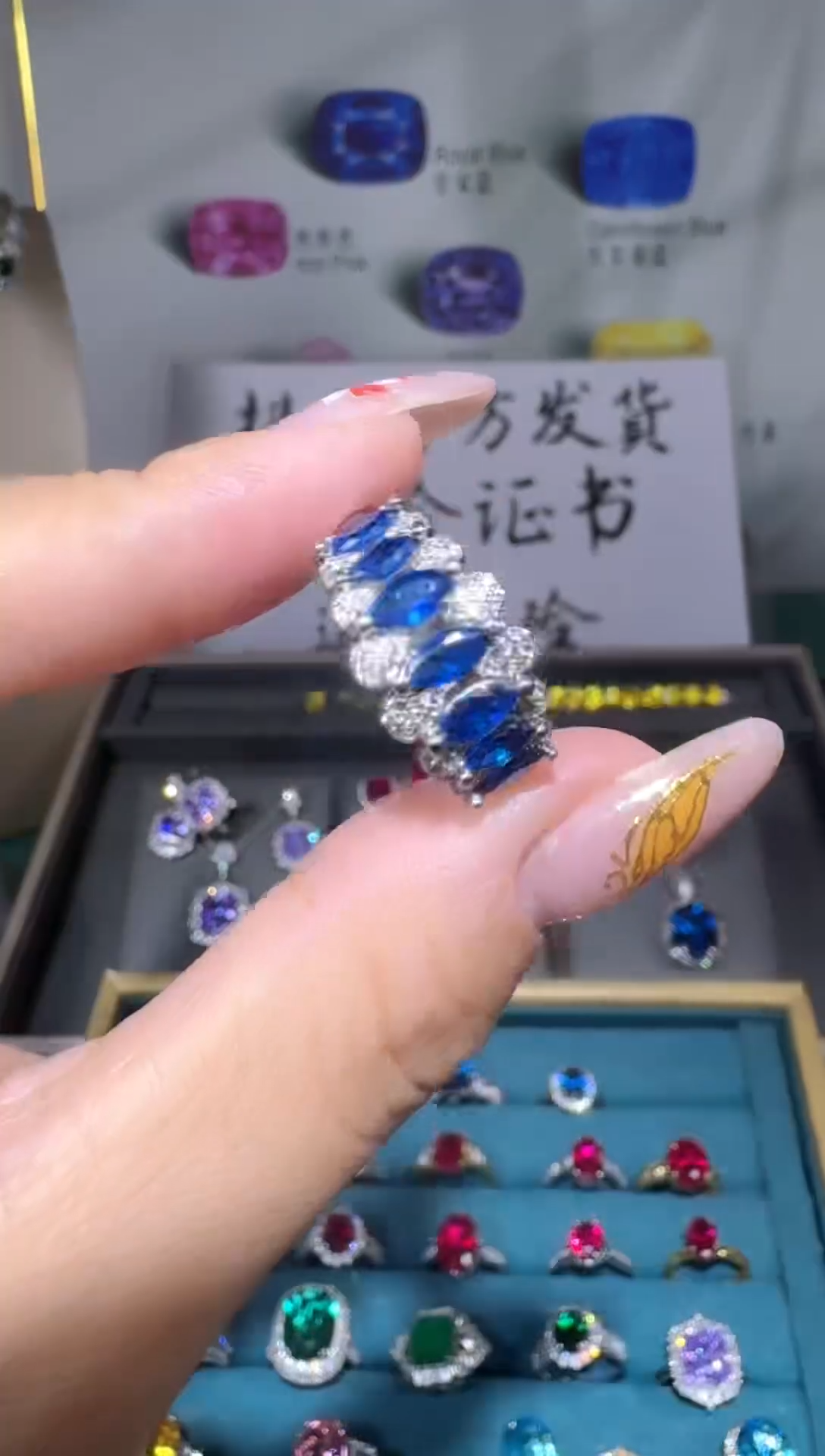 戒指蓝宝石18K金镶嵌0