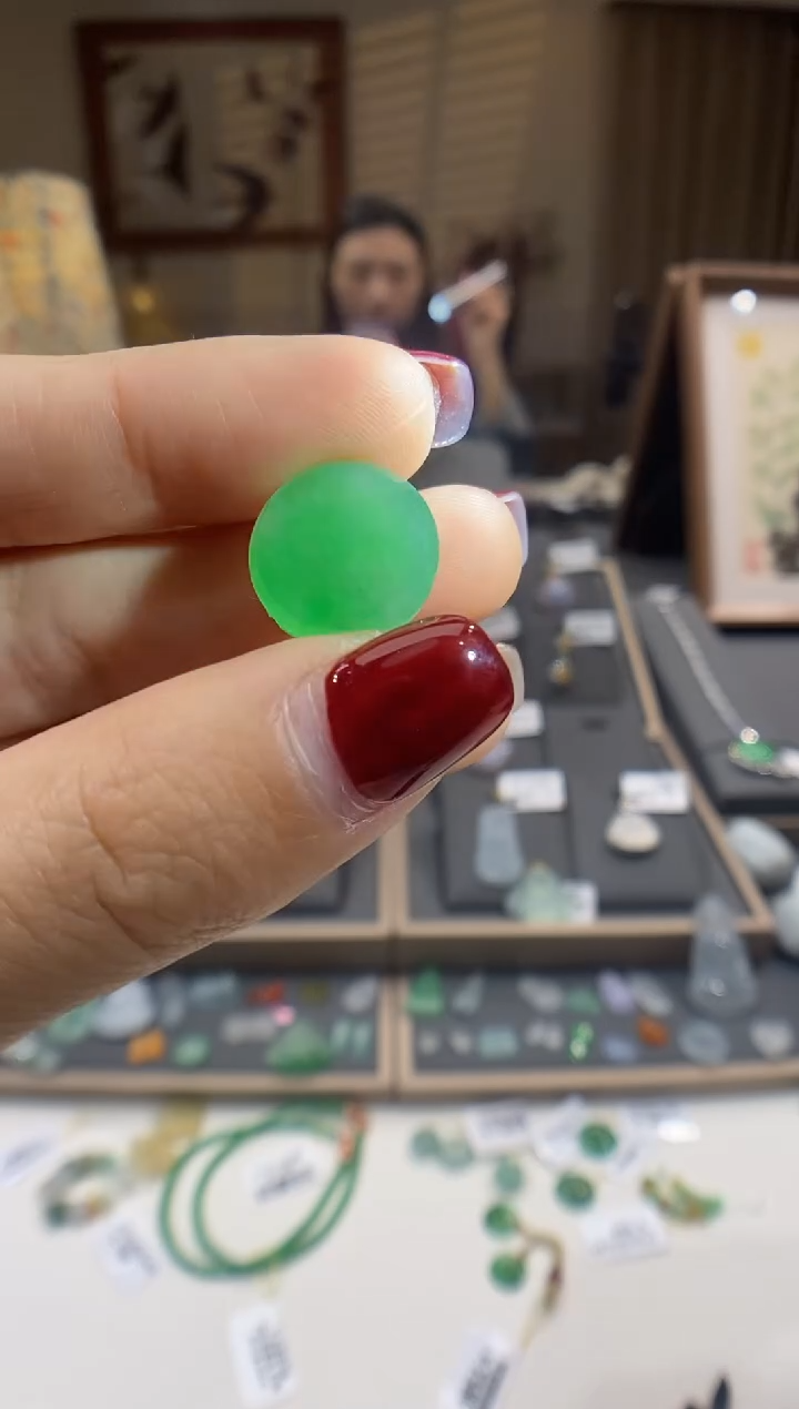 【闪购商品】翡翠颈饰未镶嵌无事牌