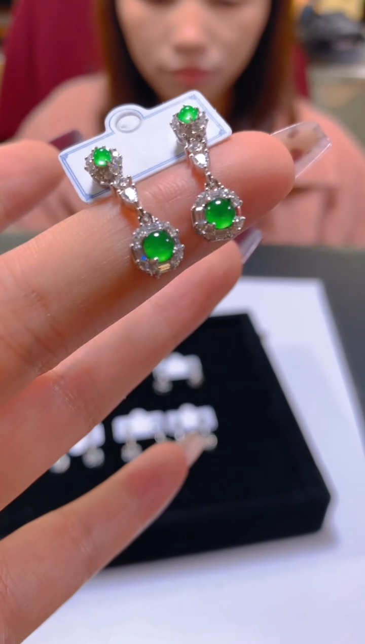 未镶嵌翡翠耳饰多样性发一