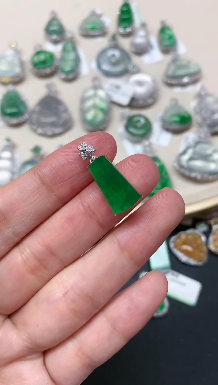 【闪购商品】翡翠吊坠(不含链)18K金镶嵌A15|1980