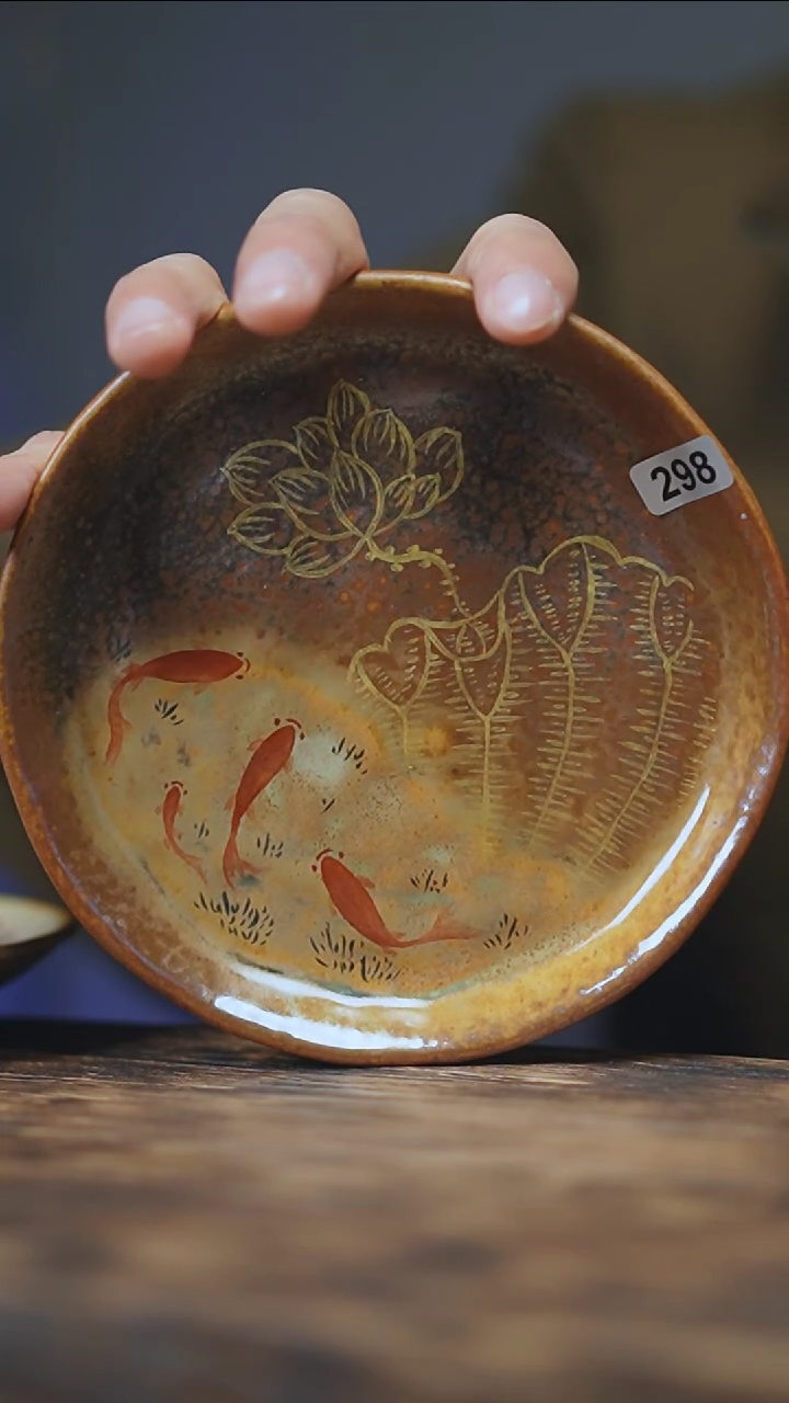【闪购商品】298景德镇手绘小鱼金莲壶承