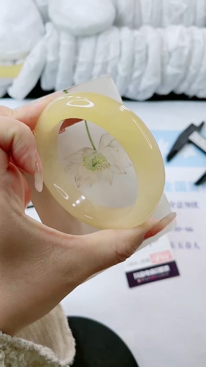 【闪购商品】石英质玉手镯未镶嵌多样性发货E430