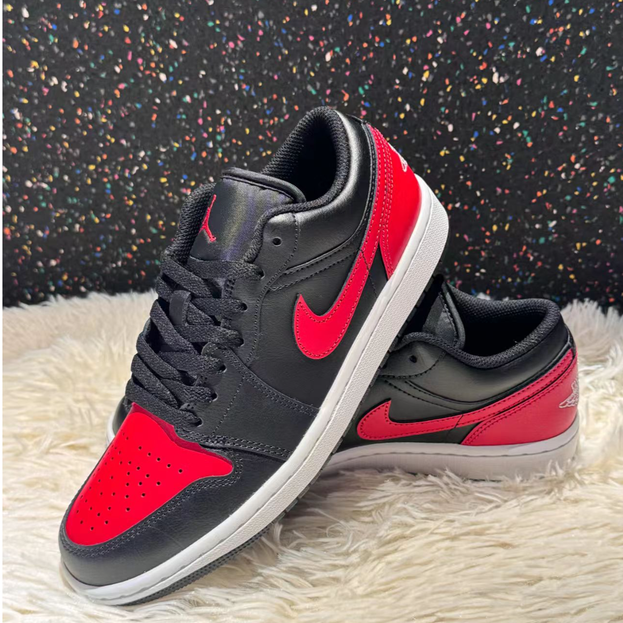 耐克/NIKE男子Air Jordan 1 Low新年黑红经典休闲板鞋553558067