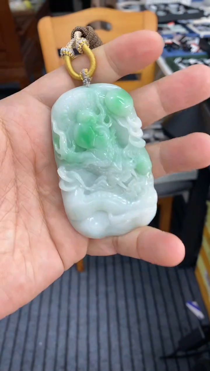 【闪购商品】翡翠颈饰未镶嵌  天然翡翠，一物一图