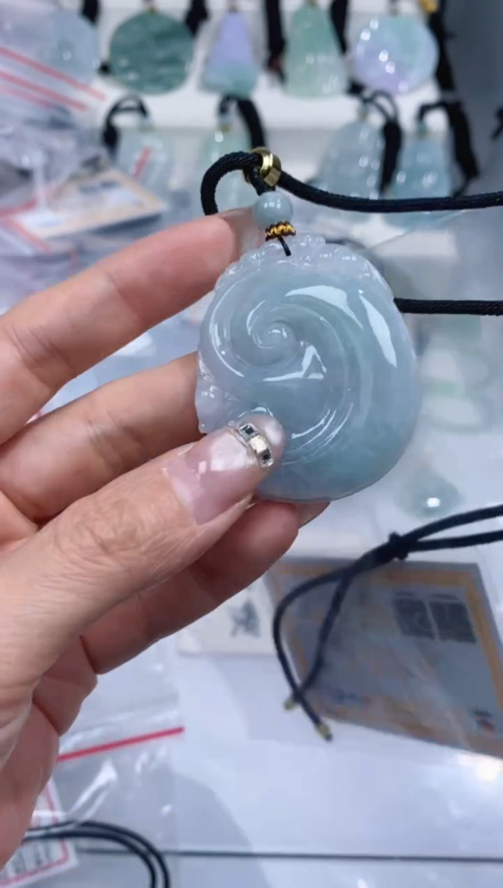 颈饰未镶嵌翡翠吊坠