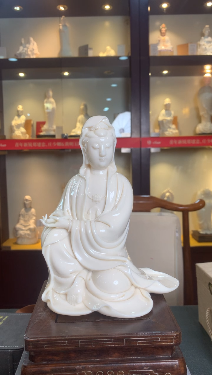 【闪购商品】摆件德化白瓷持经观音