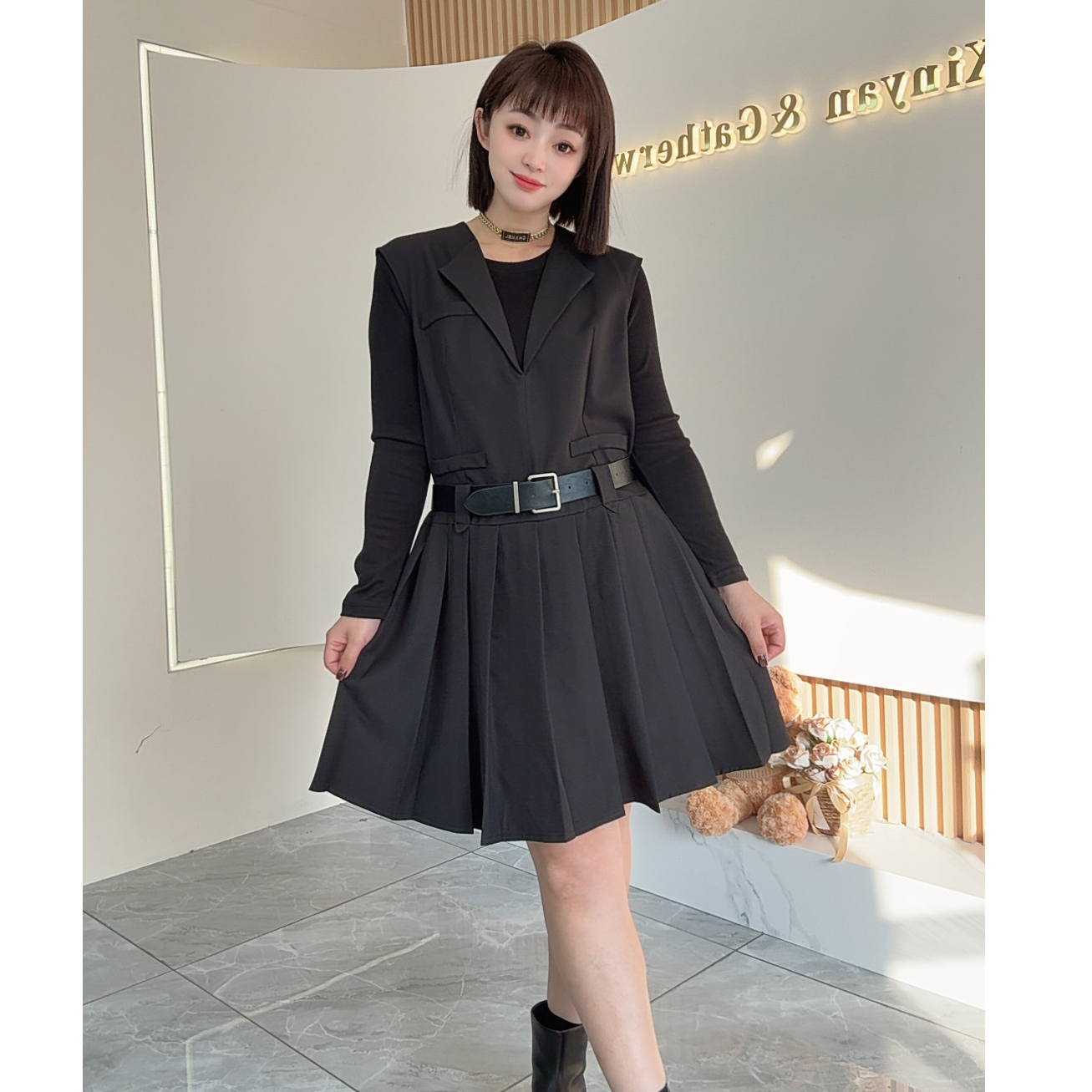 【木果甄选】无袖连衣裙套装西服领设计显瘦简约大气遮肉大码女装