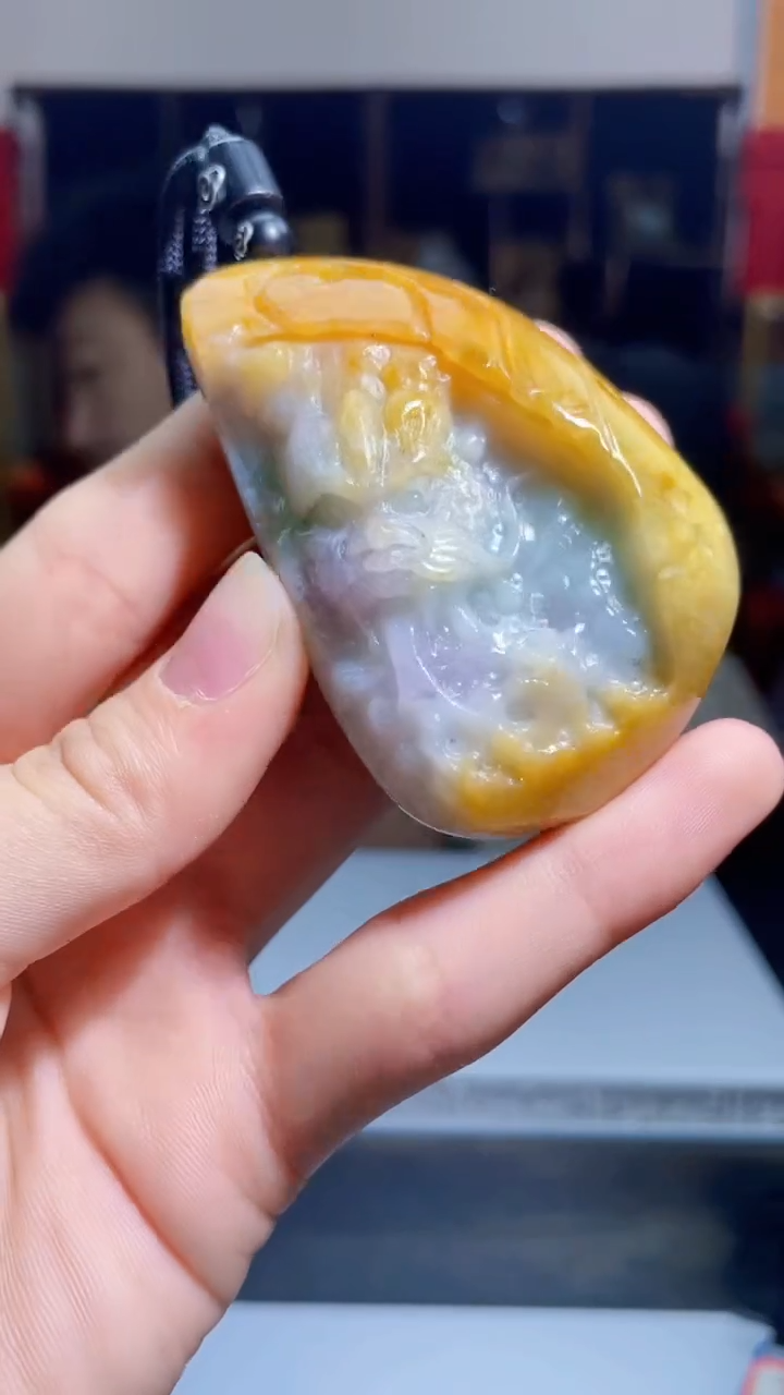 【闪购商品】翡翠吊坠(不含链)未镶嵌Q111