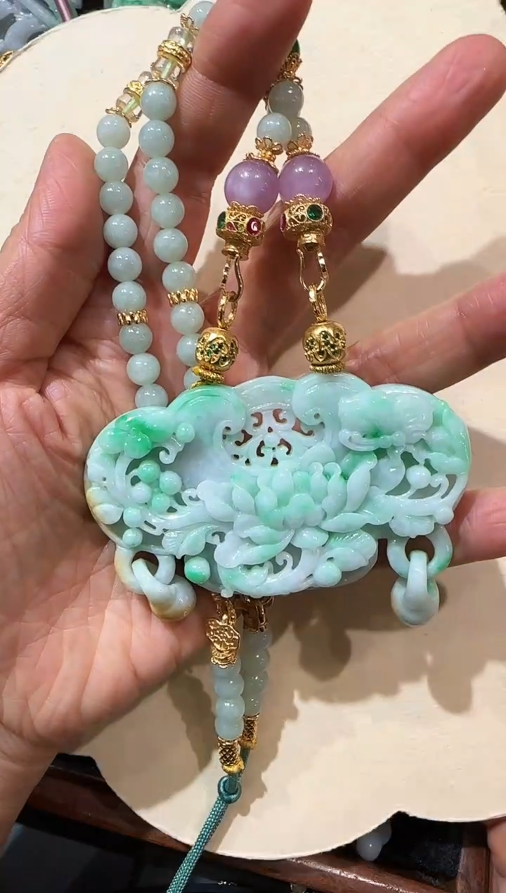 【闪购商品】翡翠未镶嵌颈饰国风