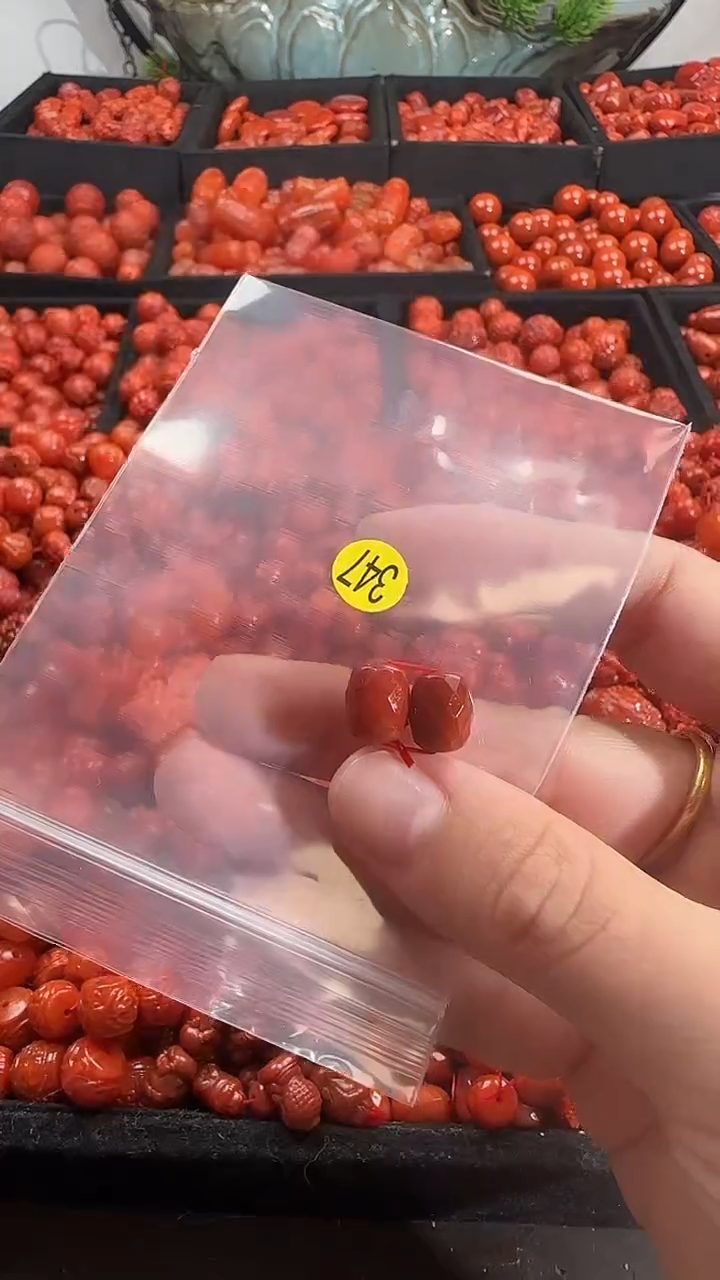 颈饰未镶嵌南红玛瑙1