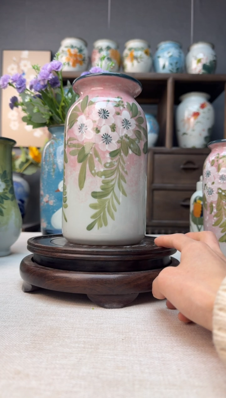 【闪购商品】瓶景德镇手绘陶瓷花瓶底部无孔高20口8左右