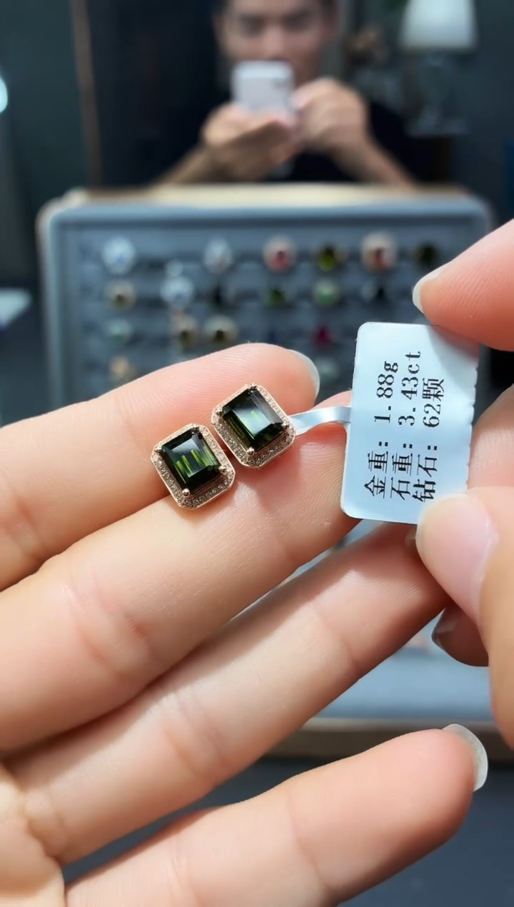 18K金镶嵌耳饰碧玺3.43配钻