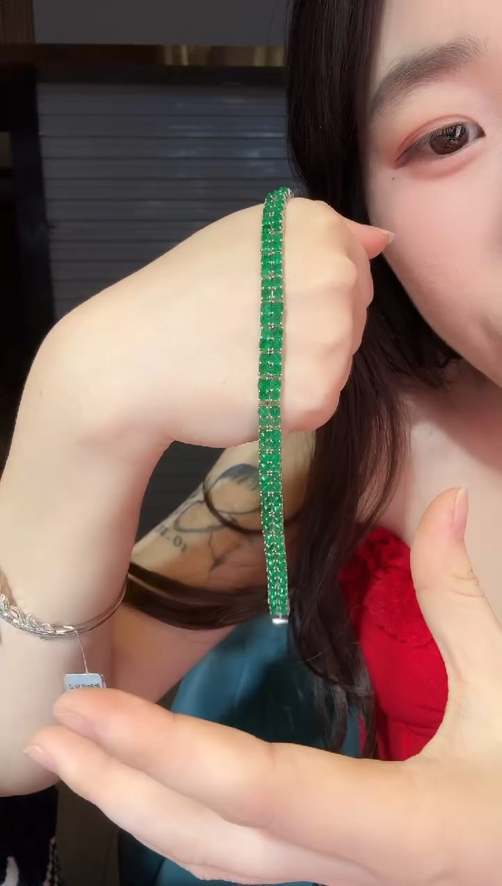 铂Pt950镶嵌手链祖母绿14.50ct