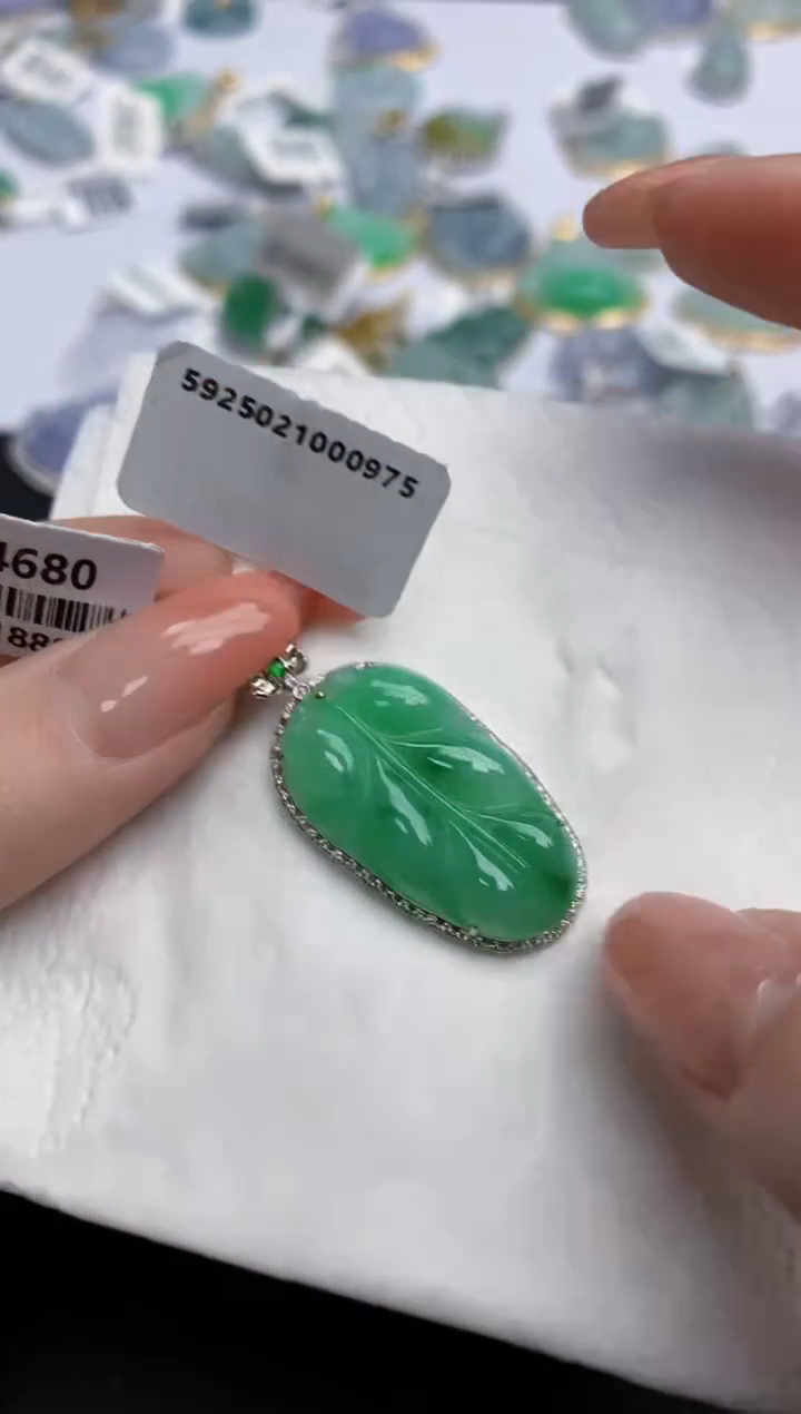 【闪购商品】翡翠颈饰18K金镶嵌天然缅甸翡翠A货